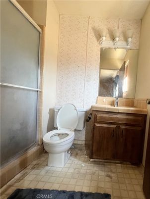 Bathroom, Interior, Tile Countertops