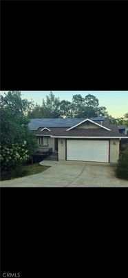 Attached, Exterior, Facade, Ranch