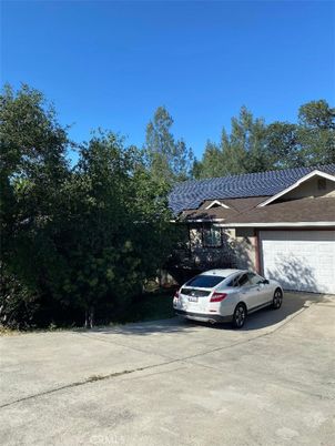 Attached, Exterior, Facade, American Craftsman