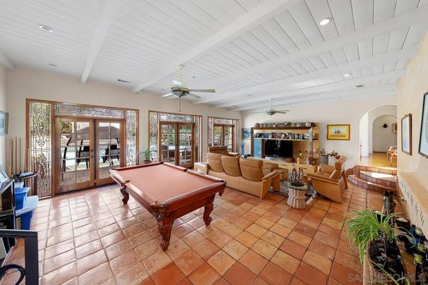 Billiard Table, Game Room, Interior, Living room, Recessed Lighting