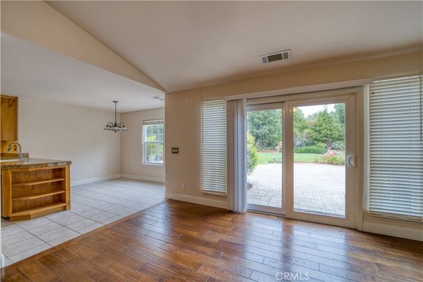 Chandelier, Empty room, Interior, Pendant Lights, Wood Texture Flooring