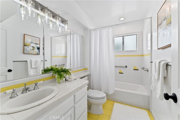 Bathroom, Interior, Recessed Lighting, Tile Countertops