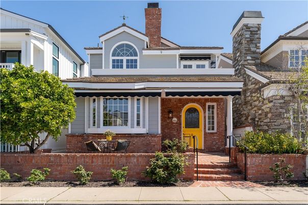 Exterior, Facade, Brick Facade, Queen Anne Victorian