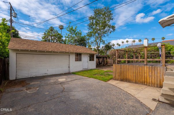 Detached Garage, Exterior