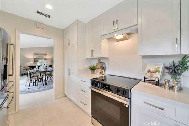 Dining room, Interior, Kitchen, Recessed Lighting, Stainless Steel Appliances