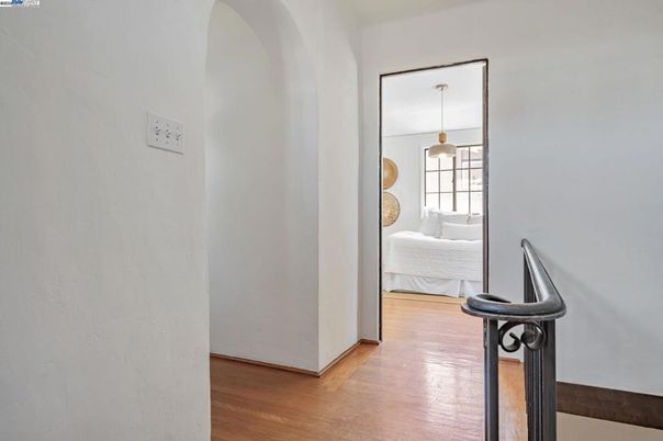 Bedroom, Interior, Pendant Lights, Wood Texture Flooring