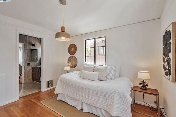Bedroom, Interior, Pendant Lights, Wood Texture Flooring