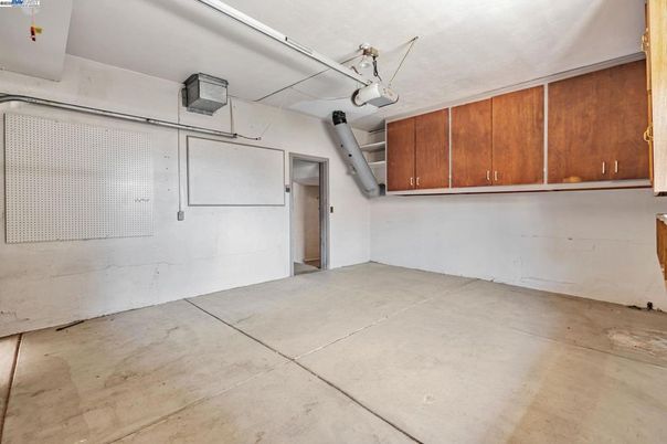 Garage, Interior