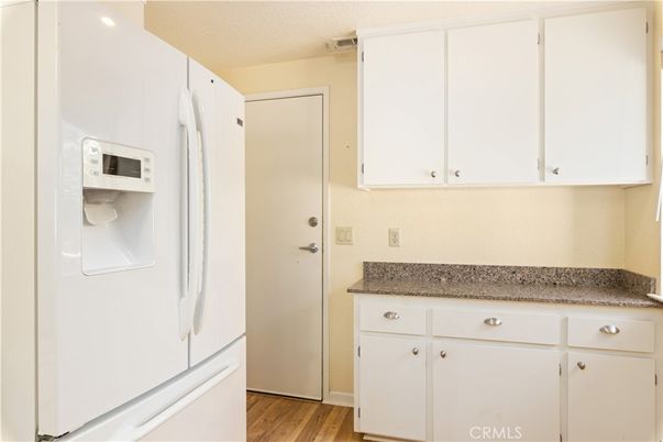 Interior, Kitchen, Washer, Wood Texture Flooring