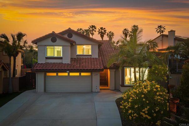 Attached, Exterior, Facade, Spanish Mediterranean