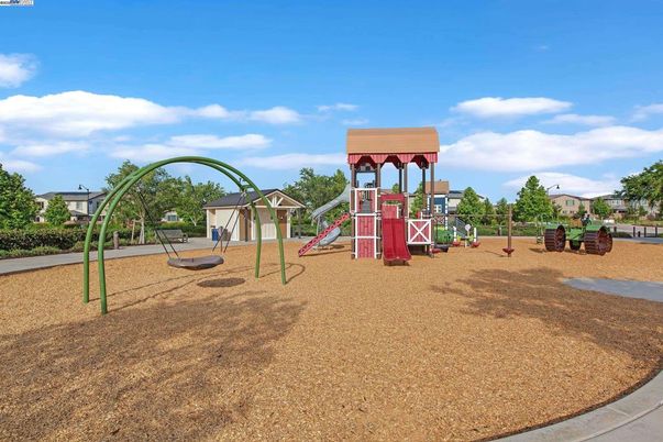 Backyard, Exterior, Playground