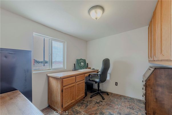 Home Office, Interior