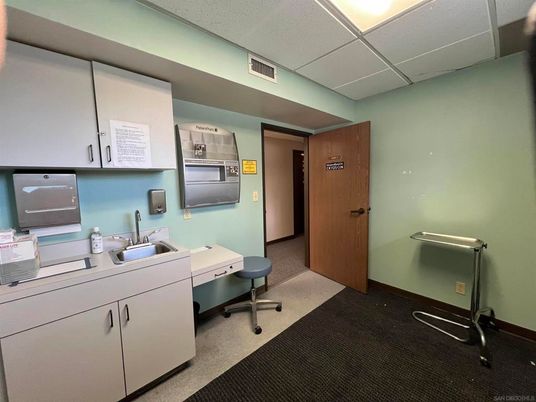 Home Office, Interior