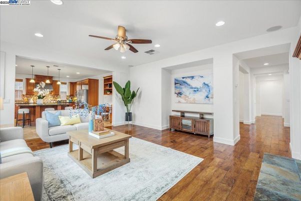 Interior, Kitchen, Living room, Pendant Lights, Recessed Lighting, Wood Texture Flooring