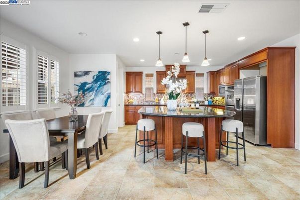 Dining room, Interior, Kitchen, Pendant Lights, Recessed Lighting, Stainless Steel Appliances