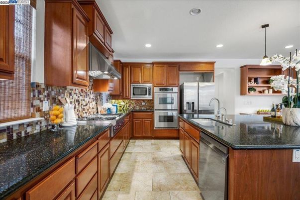 Interior, Kitchen, Pendant Lights, Recessed Lighting, Stainless Steel Appliances