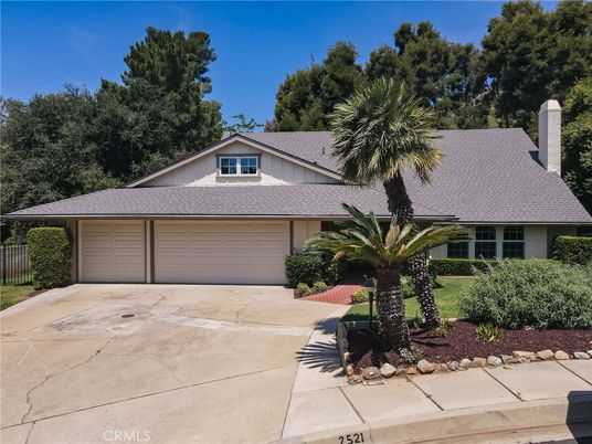 Attached, Exterior, Facade, Ranch
