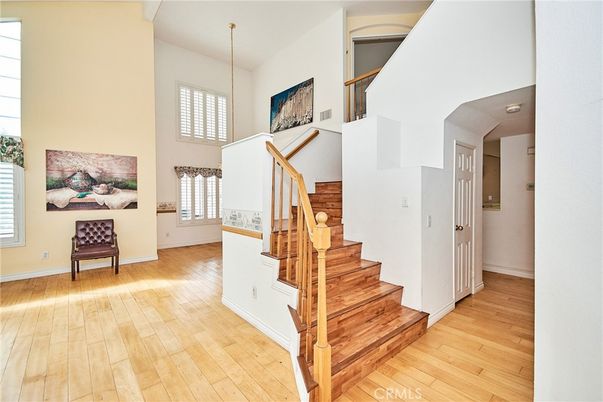 Interior, Pendant Lights, Wood Texture Flooring
