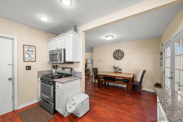 Dining room, Interior, Kitchen, Recessed Lighting, Wood Texture Flooring