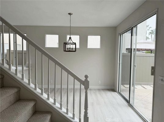 Interior, Pendant Lights, Wood Texture Flooring