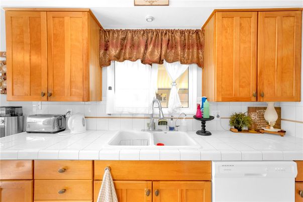 Interior, Kitchen, Tile Countertops