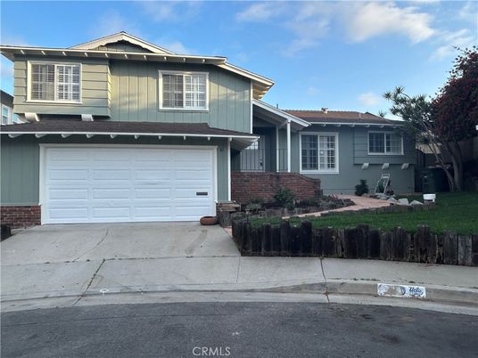 Attached, Exterior, Facade, American Craftsman