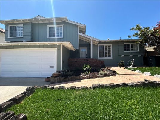 Attached, Exterior, Facade, American Craftsman