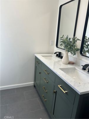 Bathroom, Dual Sink Vanities, Interior