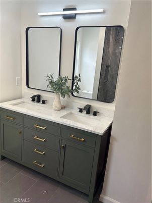 Bathroom, Dual Sink Vanities, Interior