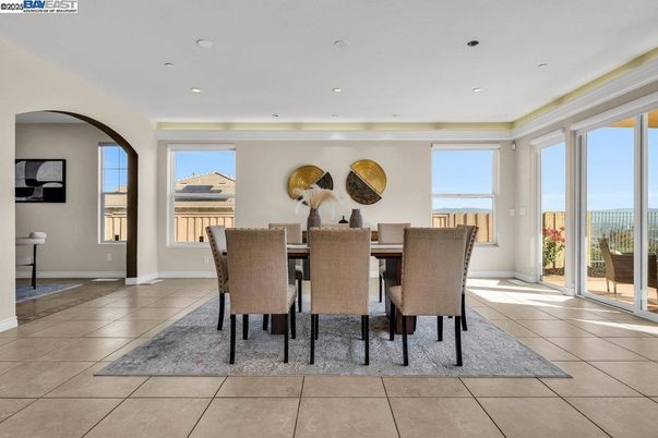 Dining room, Interior, Recessed Lighting