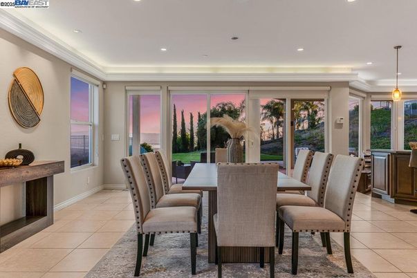 Dining room, Interior, Pendant Lights, Recessed Lighting