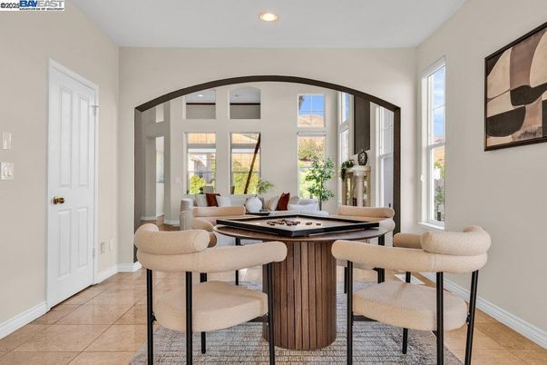 Dining room, Interior, Recessed Lighting