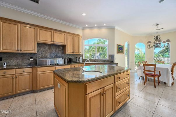 Chandelier, Dining room, Interior, Kitchen, Recessed Lighting, Stainless Steel Appliances