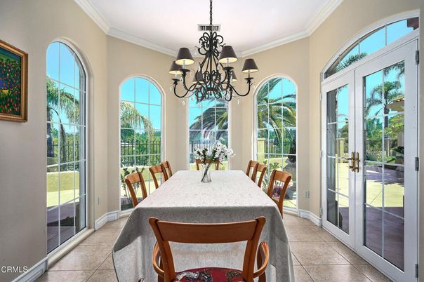 Chandelier, Dining room, Interior