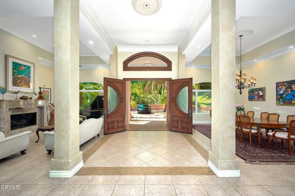 Chandelier, Dining room, Fireplace, Interior, Recessed Lighting