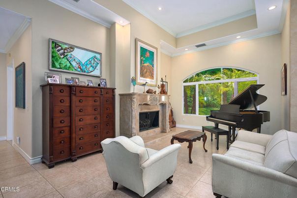 Fireplace, Interior, Living room, Piano, Recessed Lighting