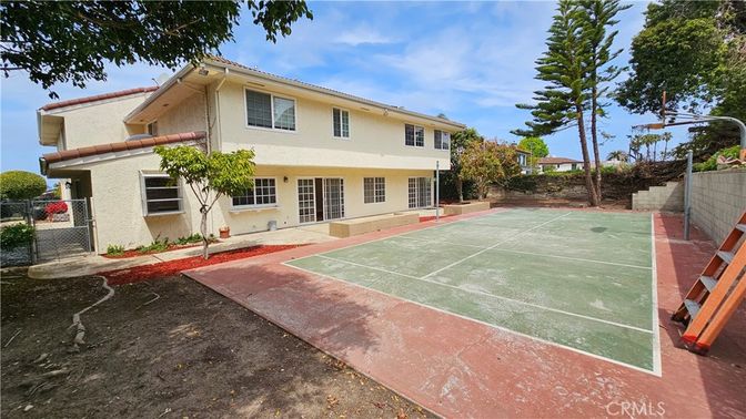 Exterior, Tennis Courts