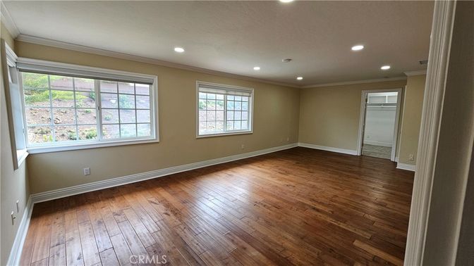 Empty room, Interior, Recessed Lighting, Wood Texture Flooring