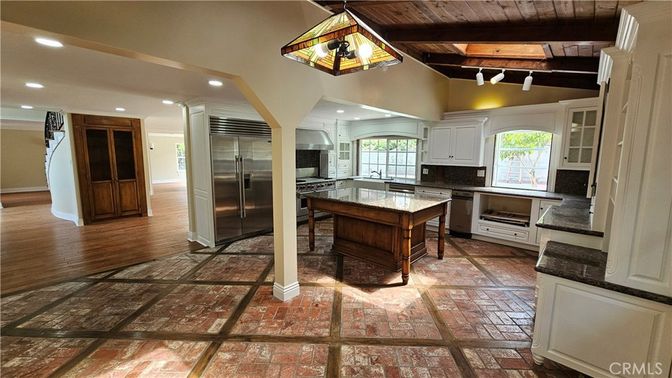 Interior, Kitchen, Pendant Lights, Recessed Lighting, Stainless Steel Appliances, Wooden Beams, Wooden Ceilings, Wood Texture Flooring