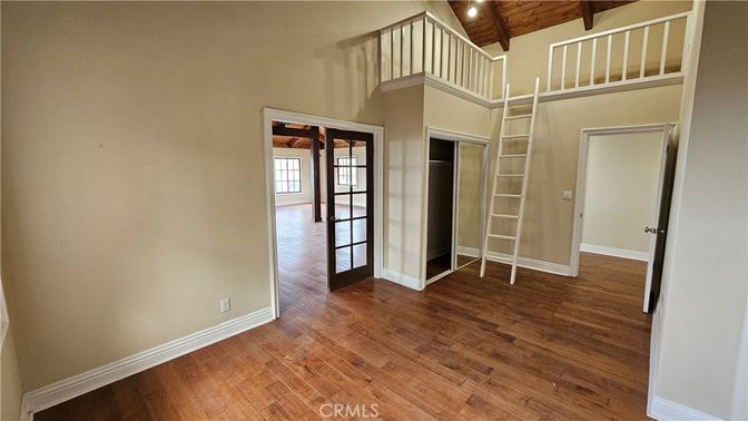 Empty room, Interior, Wooden Beams, Wooden Ceilings, Wood Texture Flooring