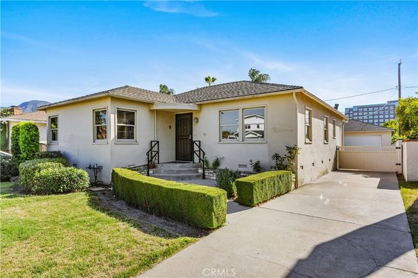 Backyard, Detached Garage, Exterior, Facade, Ranch