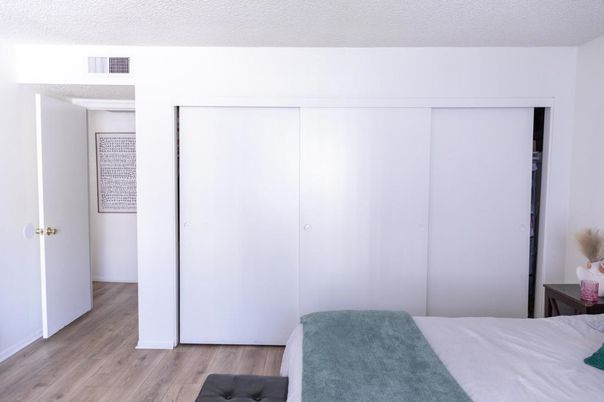 Bedroom, Interior, Wood Texture Flooring