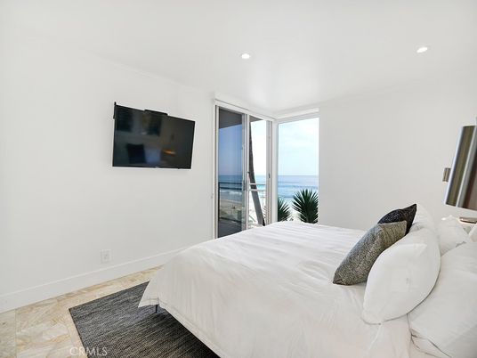 Bedroom, Interior, Recessed Lighting, Water