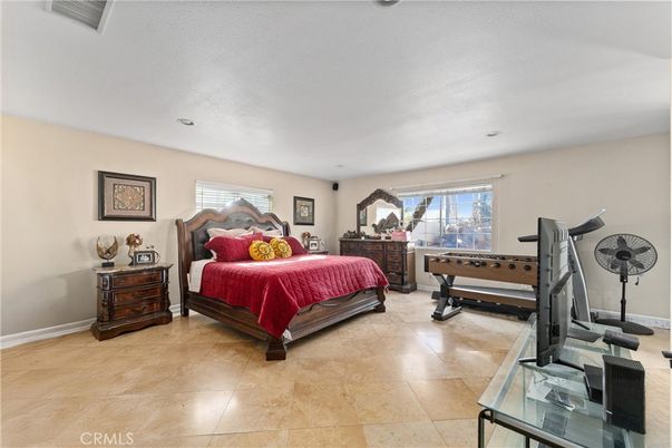 Bedroom, Fitness Equipment, Interior, Recessed Lighting