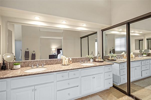 Bathroom, Dual Sink Vanities, Interior, Recessed Lighting