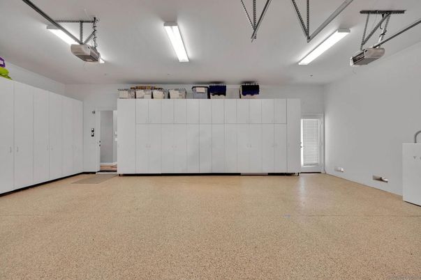 Garage, Interior