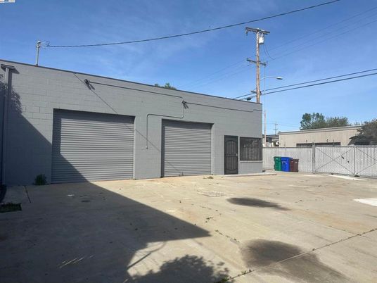 Detached Garage, Exterior