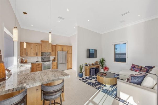 Interior, Kitchen, Living room, Pendant Lights, Recessed Lighting, Stainless Steel Appliances