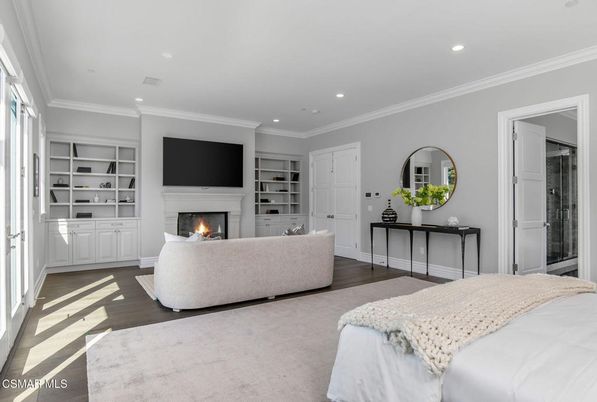 Bedroom, Fireplace, Interior, Recessed Lighting, Wood Texture Flooring