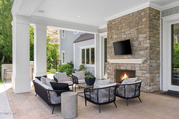 Exterior, Fireplace
